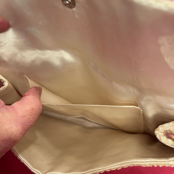Light Ivory Beaded Clutch - Picture 8 of 9